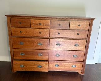 woodley's furniture 12-drawer dresser