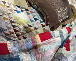 antique and vintage quilts and blankets