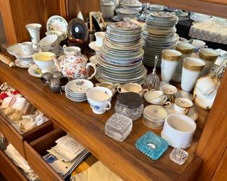 China pieces, tea cups, cloth napkins, doillies