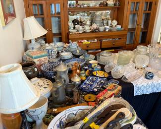 Decor, antiques, kitchen service ware, glass and Crystal service ware.
China pieces, tea cups and saucers