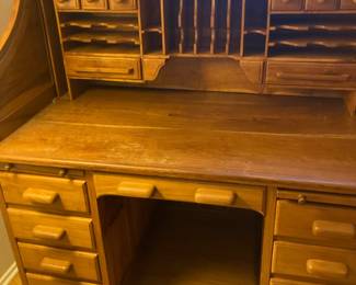 Roll top desk
