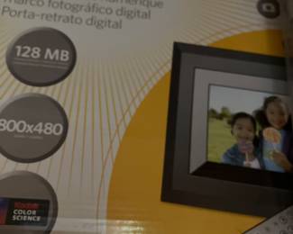 Digital picture frame