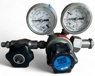 Matheson Model 3501 Gas Regulator, 300 Psi, Stainless Steel