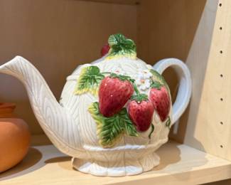 Porcelain Tea pot 