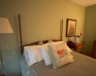 four poster queen bed