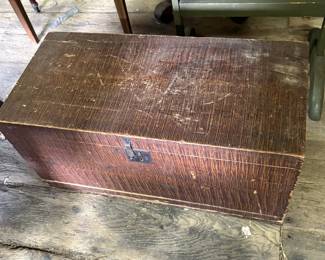 small 6 board grain painted chest