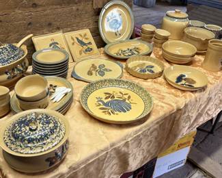 Pfalzgraff dinnerware and serving pieces primarily featuring the Folk Art pattern