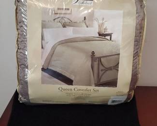 Queen Coverlet Set