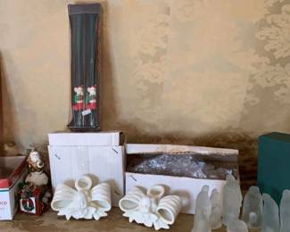 Light Up Christmas With This Candle Decor