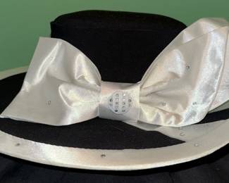 Gorgeous Black White Hat