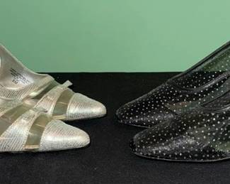 2 Pairs of Statutes Heels Size 8M