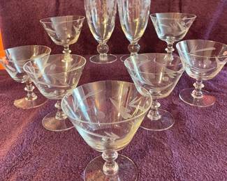 Seven Libby Rock Sharp Low Champagne Or Sherbet Glasses And Two Princess House Tea Glasses