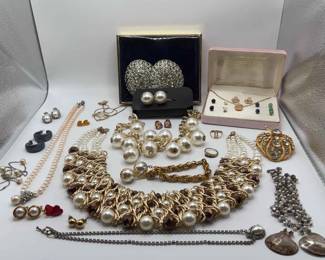 An Exquisite Costume Jewelry Lot