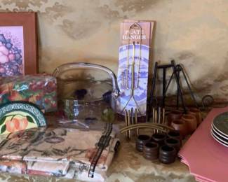 Decorate Your Kitchen With These Various Household Items