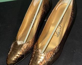 Cathy 50 Bronze Life Stride Heels Size 7.5M