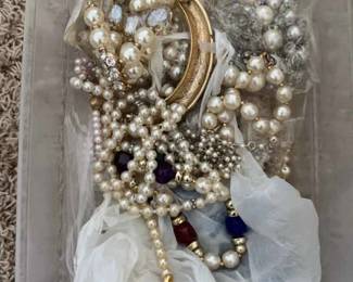 PearlLike Jewelry