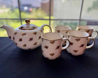 Royal Albert Old Country Roses Tea For Four