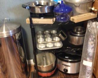 kitchenware; trashcan