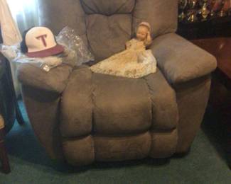 Lazy boy recliner $260.