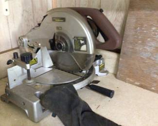 professional wood worker miter saw $150.