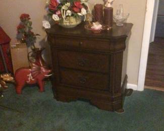 Ashley 3 drawer chest $175., decor