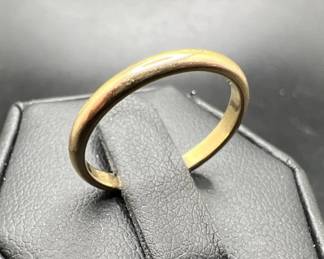Classic 14K Gold Wedding Band Size 5.25