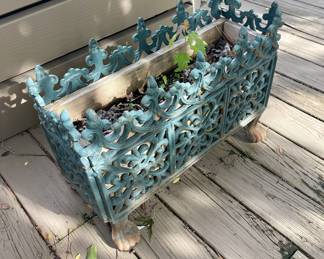 French Provincial Planter