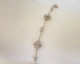 10K White Gold with Diamonds Flower Link Design Bracelet - 7 1/4" (4.9 Grams)