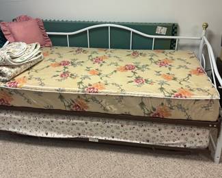 Day Bed with Trundle