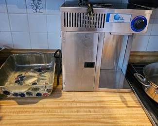 Pure Water Countertop water distiller
