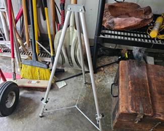 Easel