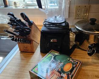 Knife Block with Knives, Pancake Maker, Blender