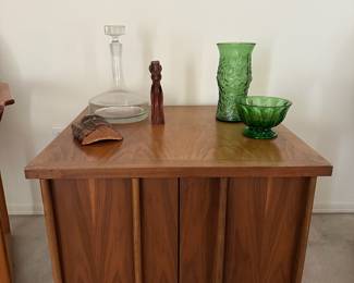 Mid Century Walnut Side Table, Green Crinkle Glass Vase, Emerald Green Pedestal Candy Dish