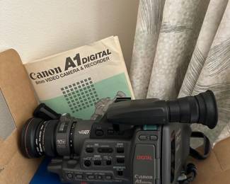 Canon A1 Digital A Hi8 8mm Camcorder
