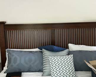 Stickley King bedframe