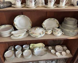 Noritake "Amerita" Dinnerware Set