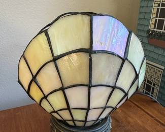 Tiffany Style Stained Glass Clam Shell Lamp