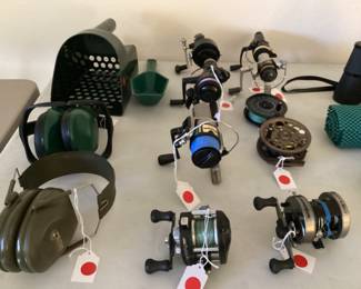 Fishing reels