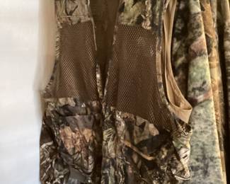 Camouflage fishing vest