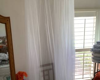 Queen size bed net