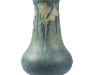 Lot 139: 1913 Cynthia Littlejohn Newcomb College Vase