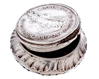 Lot 62: French Silver Snuff Box 1691 Austrian Thaler Lid