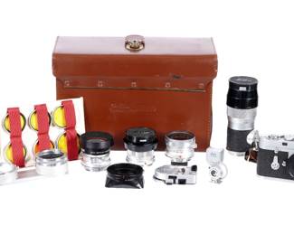 Lot 181: 1960 Leica M2 Rangefinder Camera Outfit in Case
