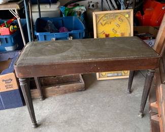 Piano bench