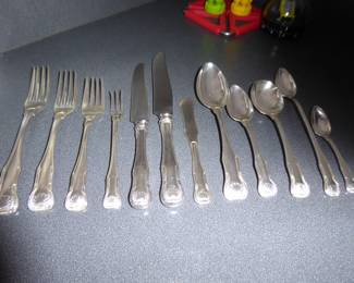 Kirk Sterling Silver "King" 165 pieces