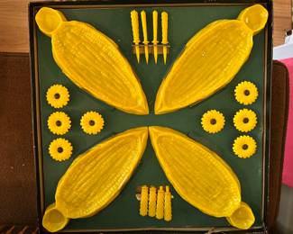 Vintage corn on the cob set - new in box!