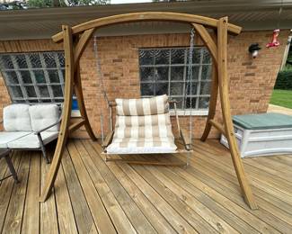 Outdoor swing