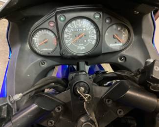 2008 KAWASAKI NINJA 250R VIN: Jkaexmj168da08279 Miles: 9353 Engine: 249cc 2 STROKE Color: BLUE 2008 KAWASAKI NINJA 250R MOTORCYCLE, 9,353 MILES, GOOD RUNNING CONDITION, 249cc 2 STROKE ENGINE, 6 SPEED MANUAL, DOHC 8 VALVE (4 per cylinder).