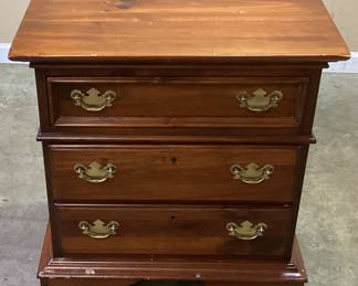 SOLID PINE 3 DRAWER NIGHTSTAND NO SHIPPING PICKUP ONLY