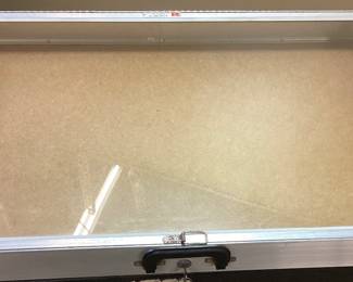 ALUMINUM DISPLAY CASE WITH KEYS No shipping Pickup only